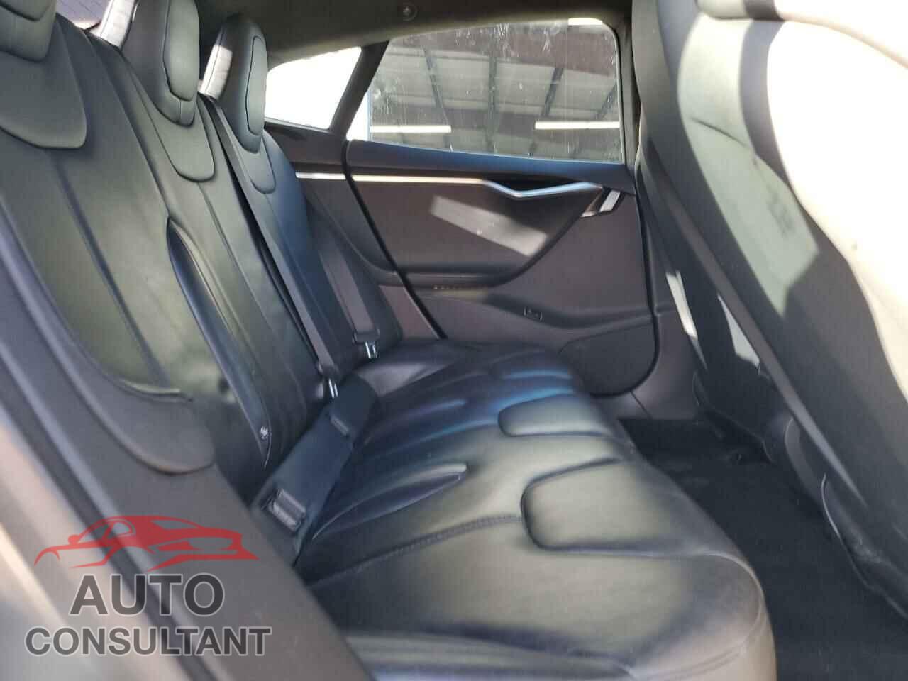 TESLA MODEL S 2015 - 5YJSA1E2XFF110960