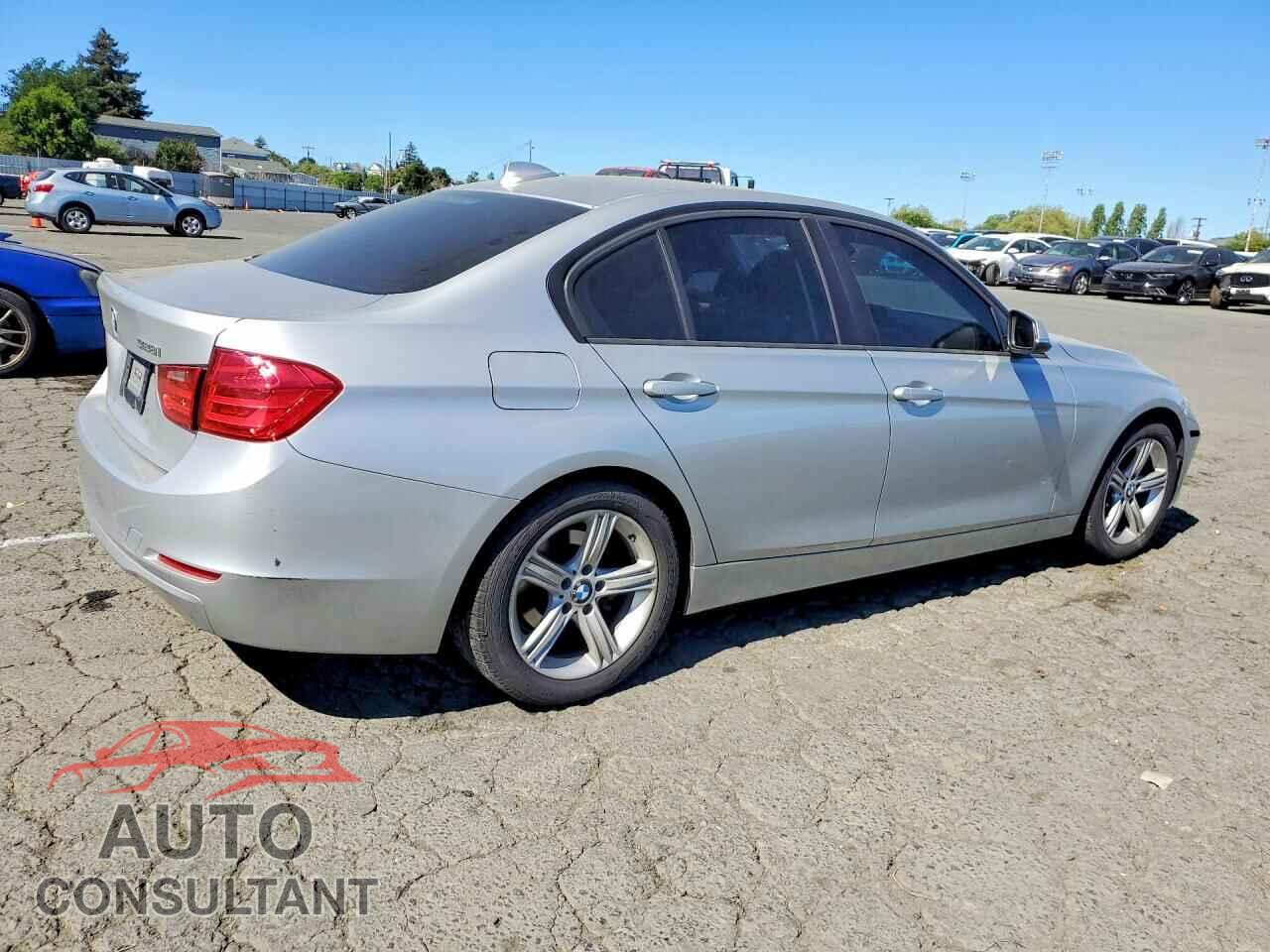BMW 3 SERIES 2013 - WBA3A5C5XDF359578