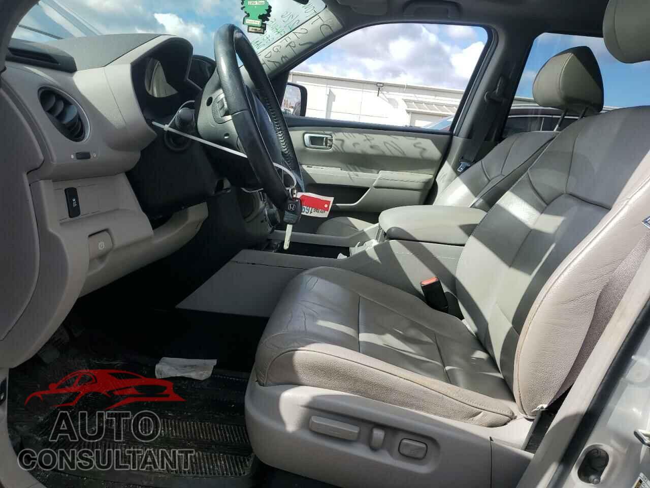 HONDA PILOT 2013 - 5FNYF4H68DB005956