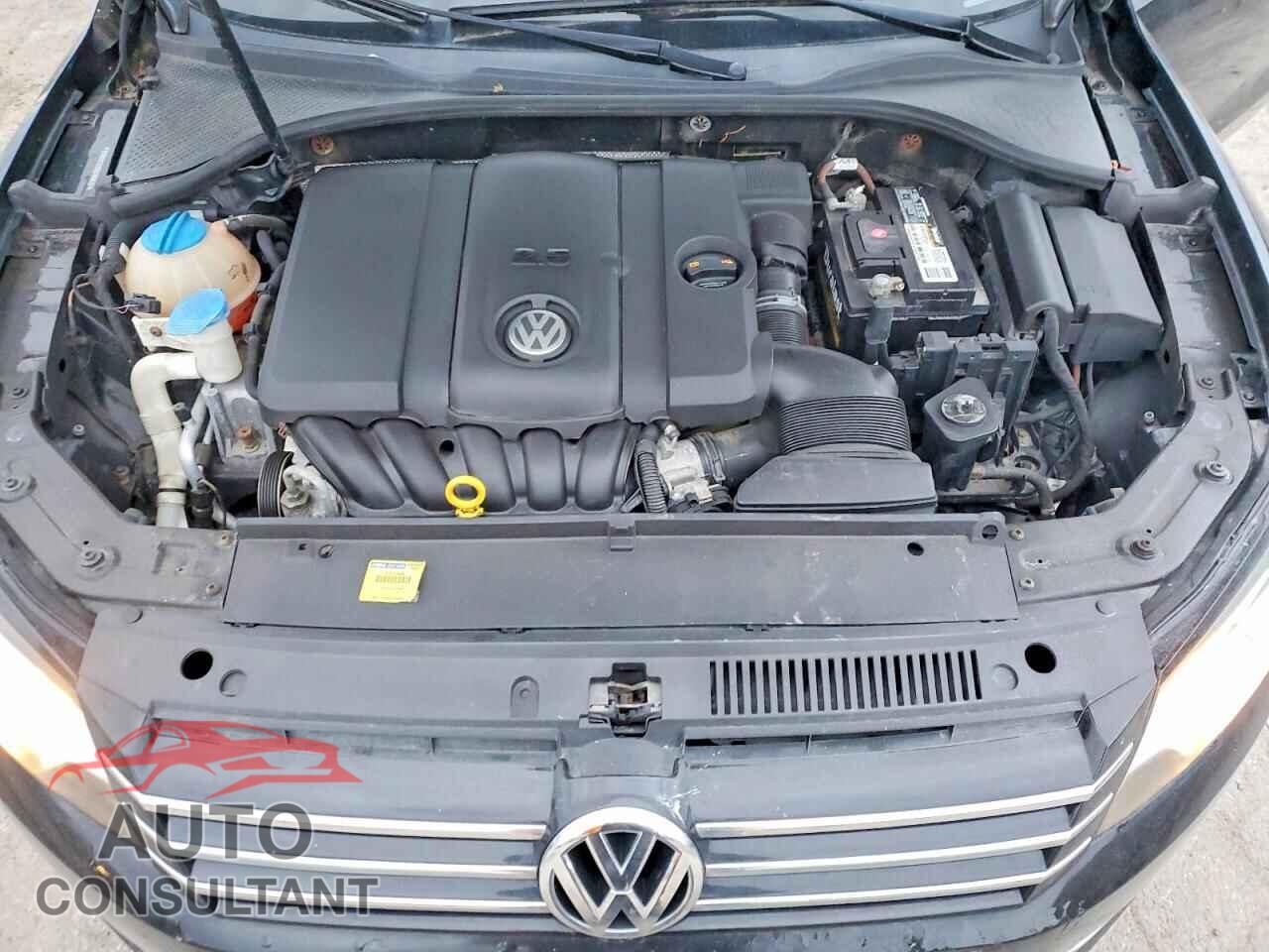 VOLKSWAGEN PASSAT 2014 - 1VWAP7A35EC008437
