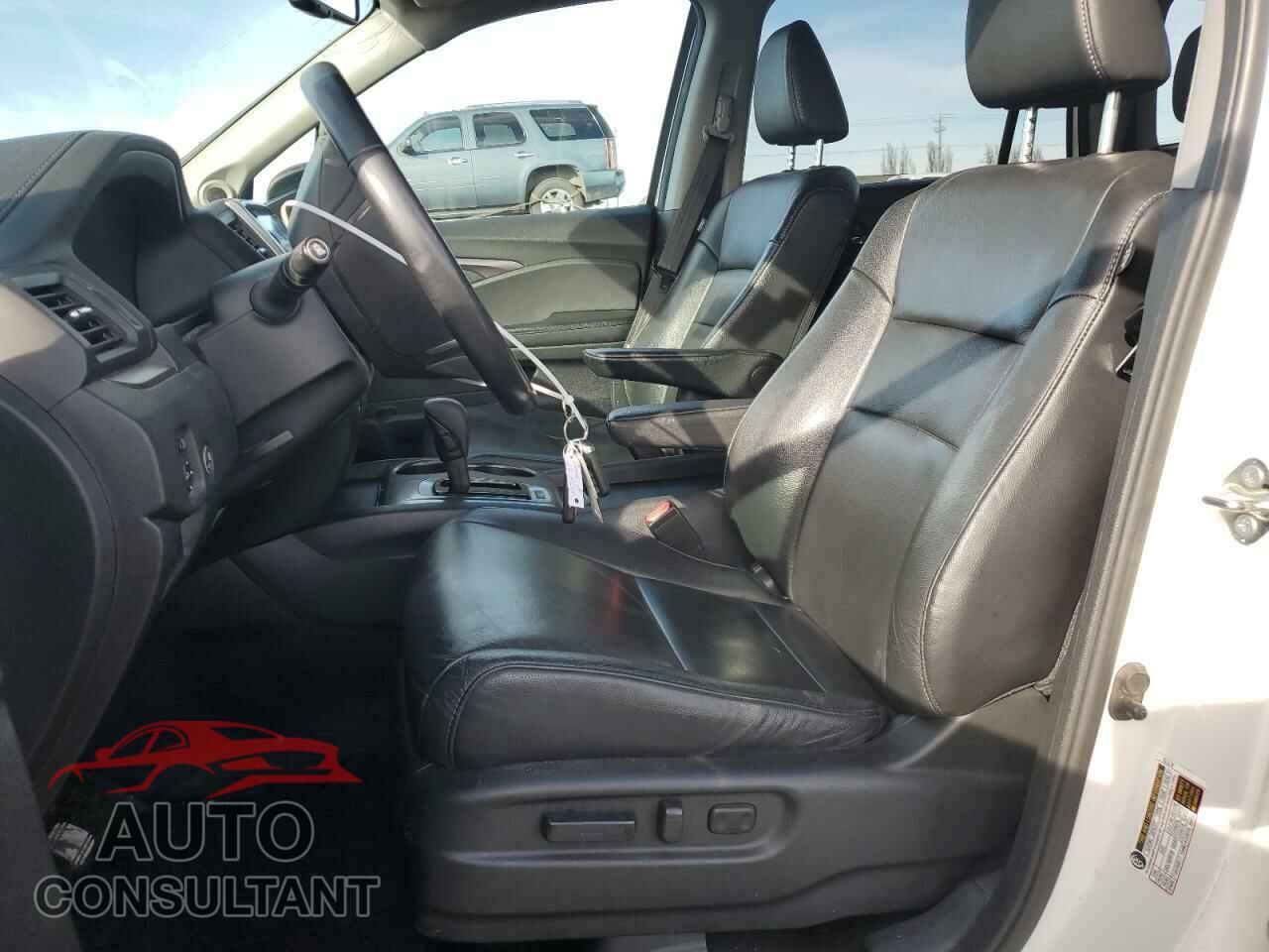 HONDA PILOT 2017 - 5FNYF6H59HB032303