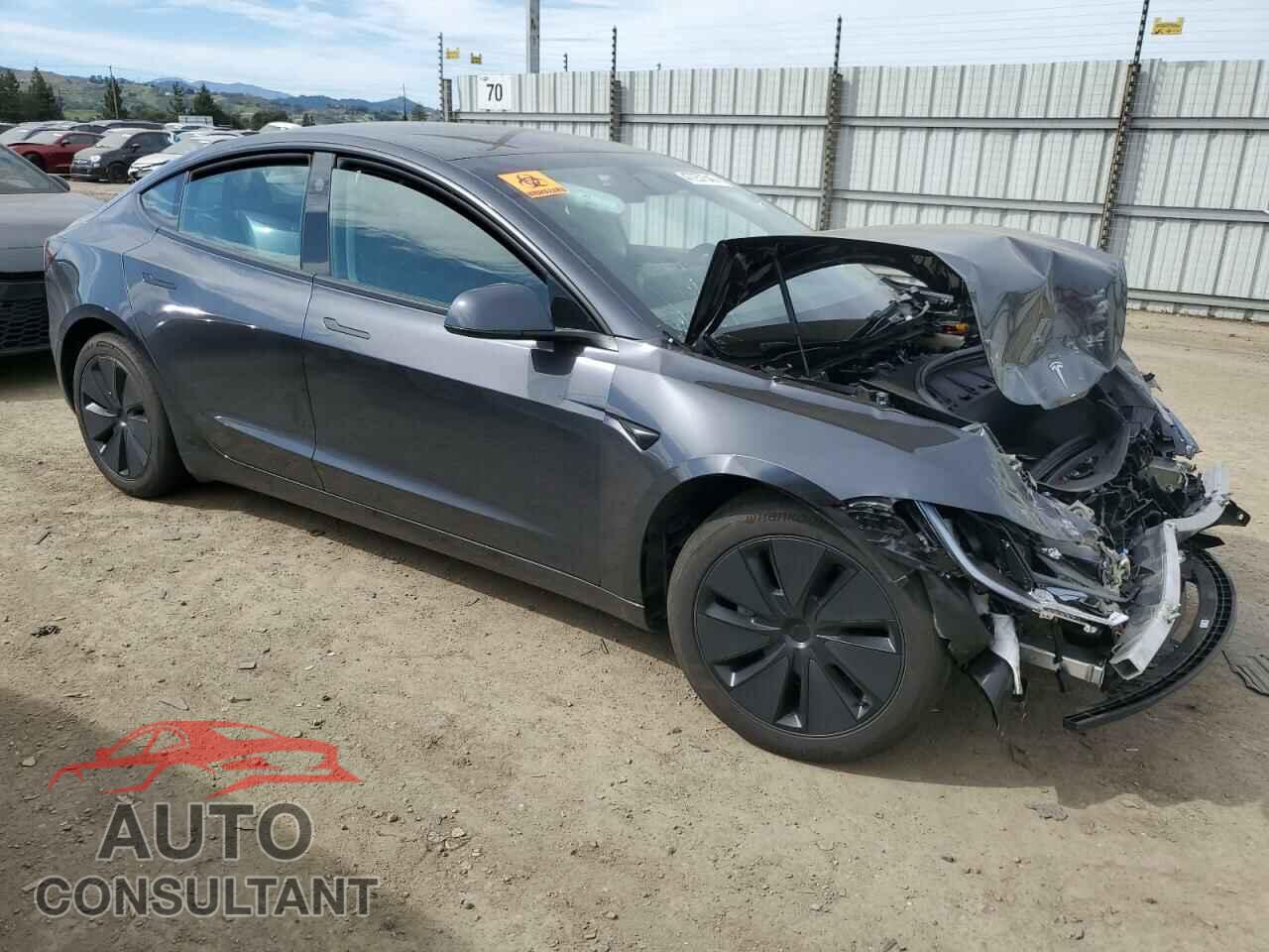 TESLA MODEL 3 2024 - 5YJ3E1EA8RF770614