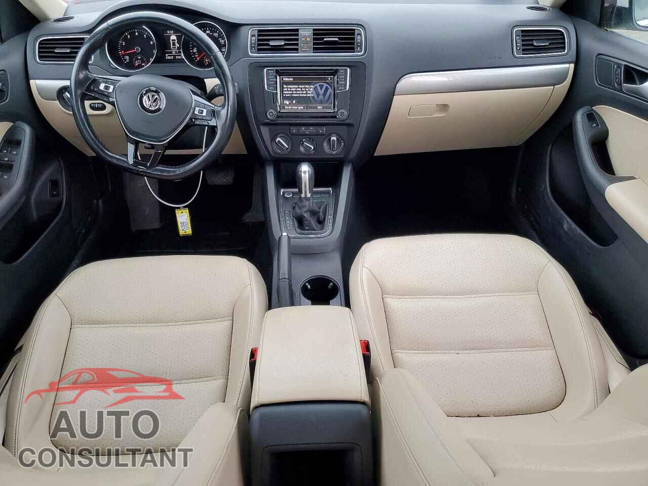 VOLKSWAGEN JETTA 2017 - 3VWDB7AJ9HM411043