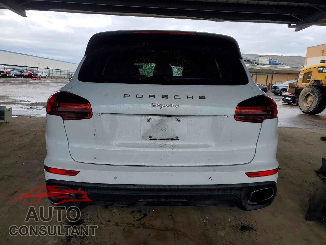 PORSCHE CAYENNE 2016 - WP1AA2A25GKA37250