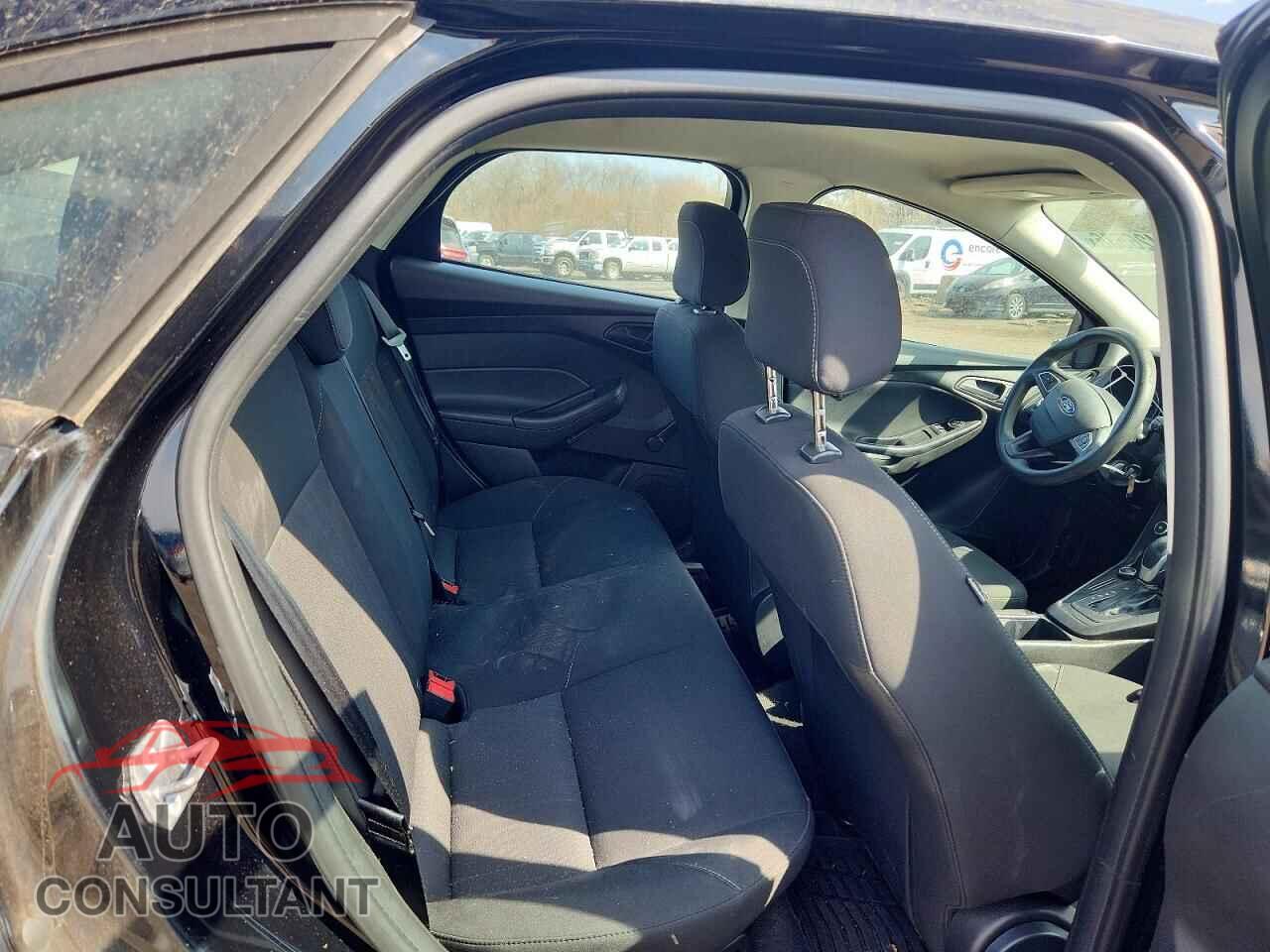 FORD FOCUS 2017 - 1FADP3E26HL281097