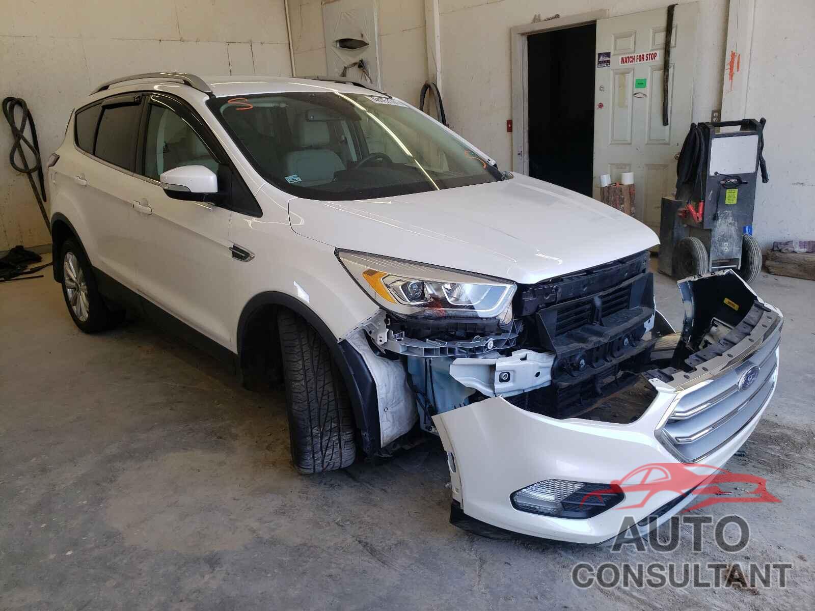 FORD ESCAPE 2017 - 1FMCU0J98HUC18203
