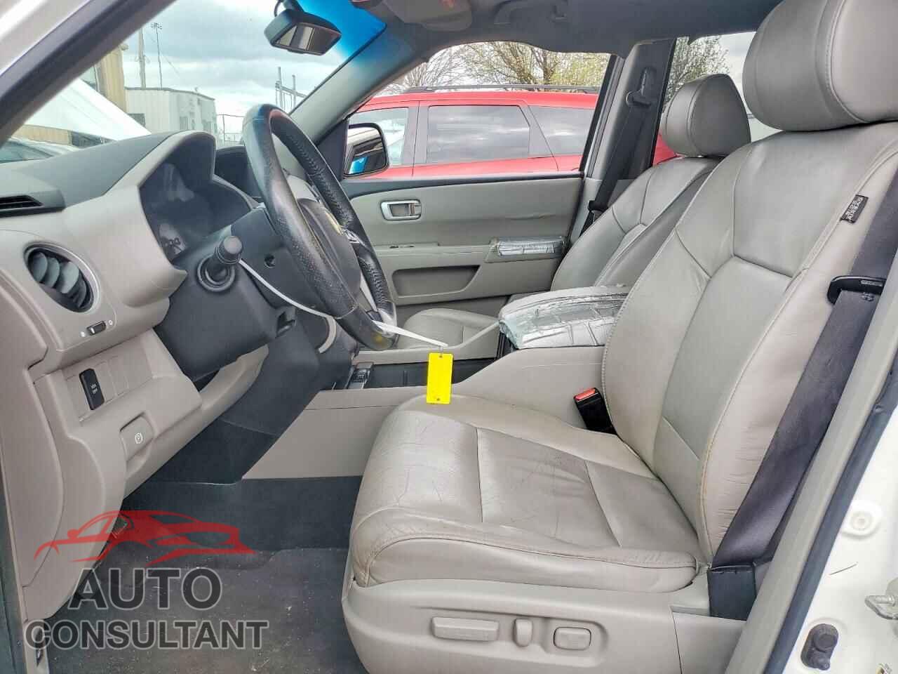 HONDA PILOT 2011 - 5FNYF4H65BB027636