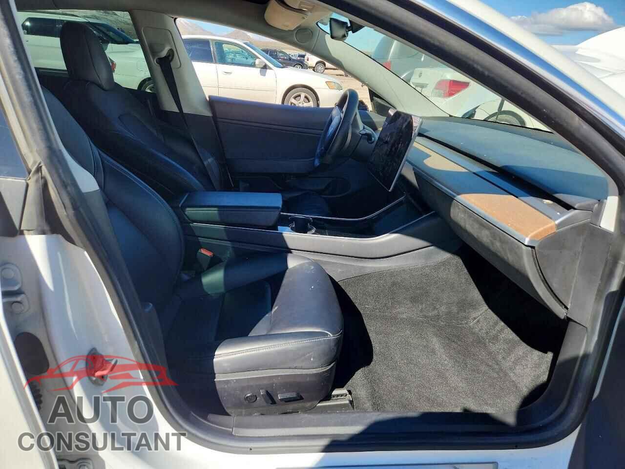 TESLA MODEL 3 2019 - 5YJ3E1EB1KF511168