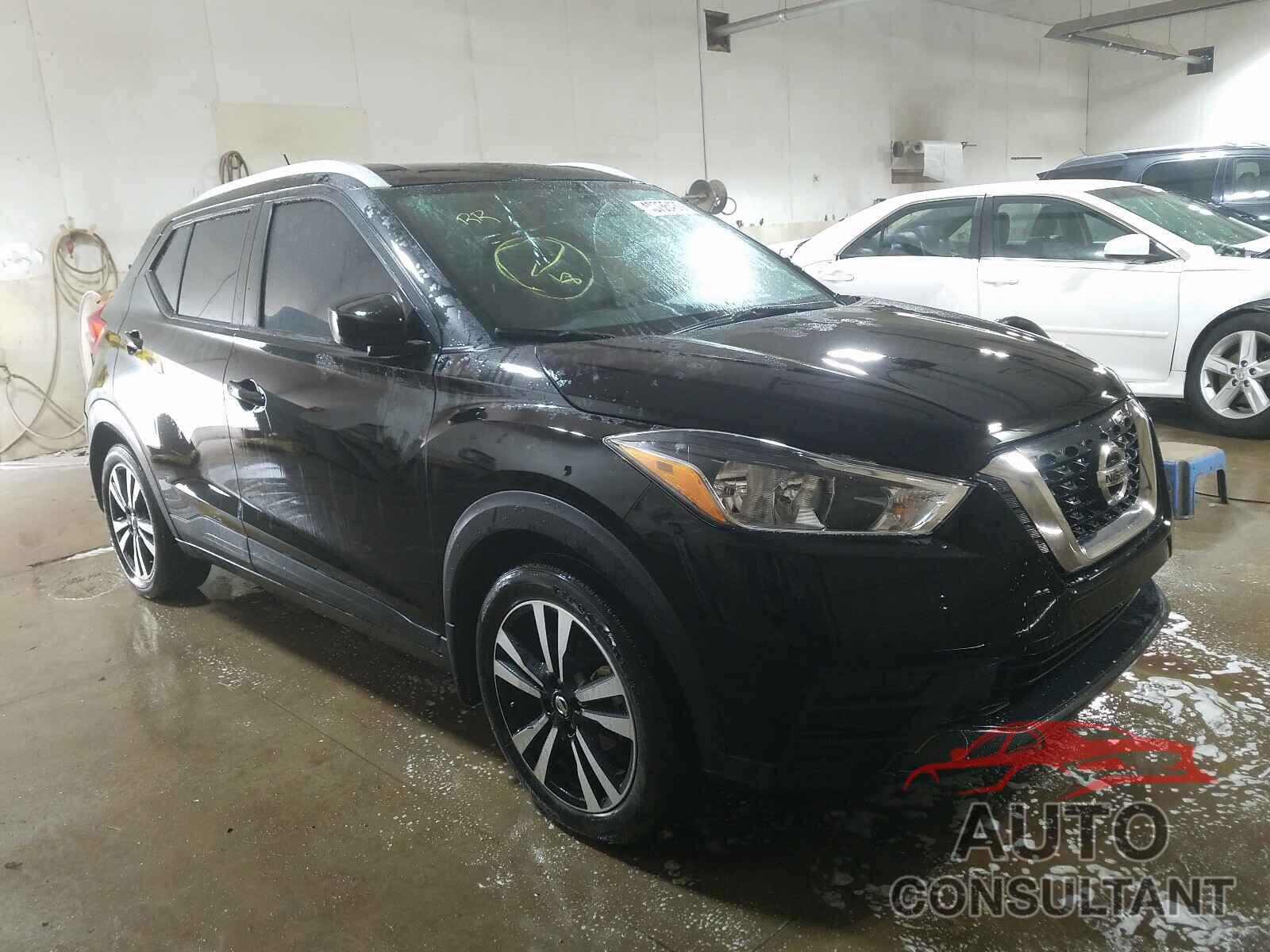 NISSAN KICKS 2018 - 3N1CP5CU8JL535802