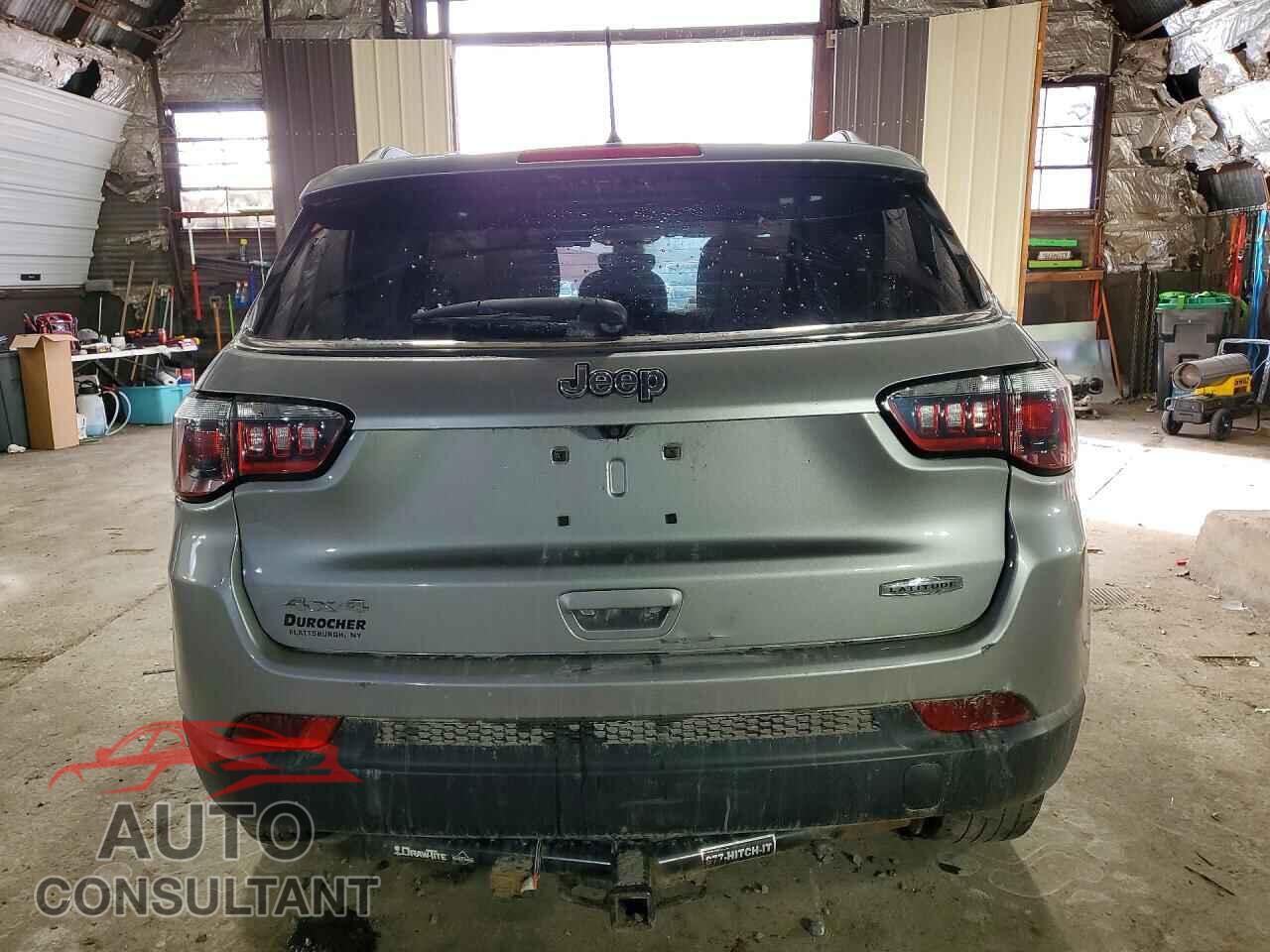 JEEP COMPASS 2018 - 3C4NJDBB2JT400512