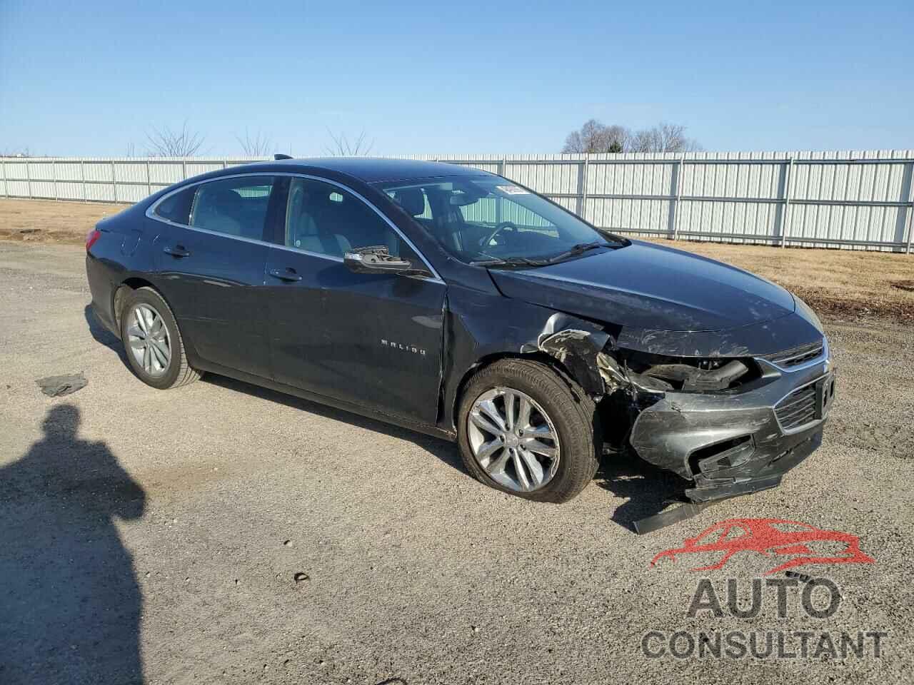 CHEVROLET MALIBU 2017 - 1G1ZE5ST4HF258570