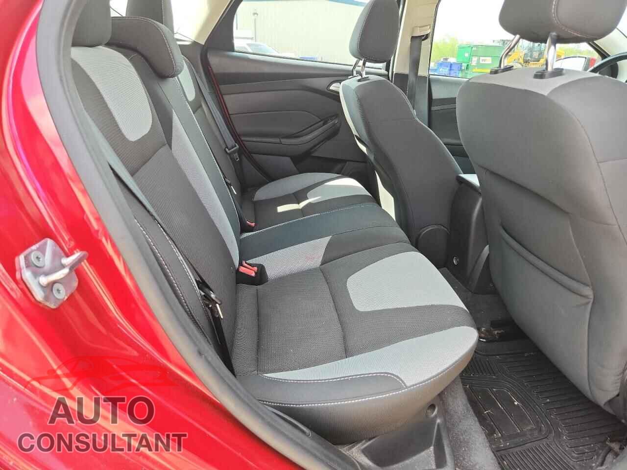 FORD FOCUS 2012 - 1FAHP3K21CL213627