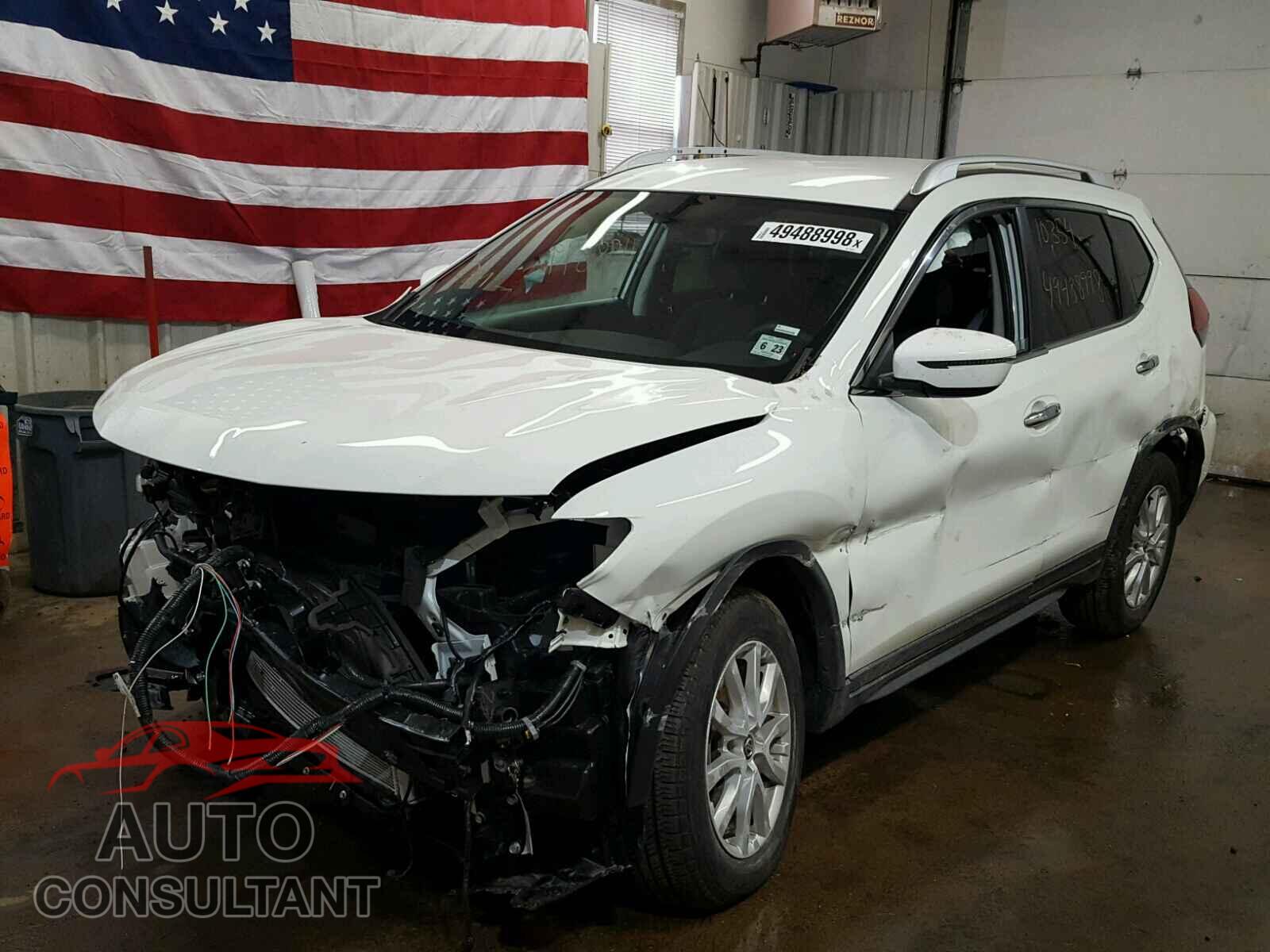 NISSAN ROGUE S 2018 - KNMAT2MVXJP581013