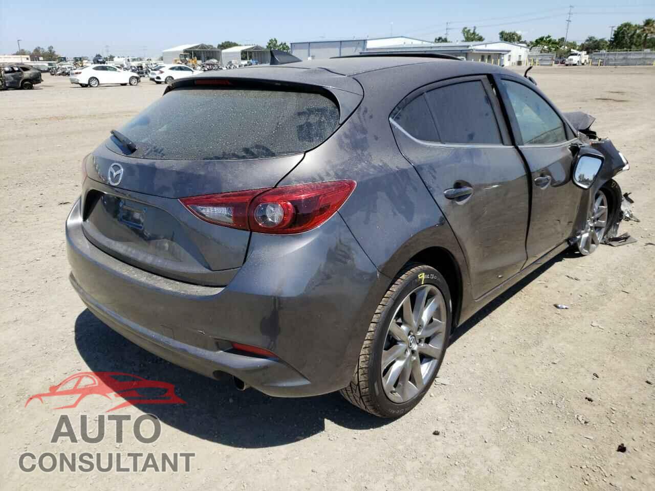 MAZDA 3 2018 - 3MZBN1M33JM169851