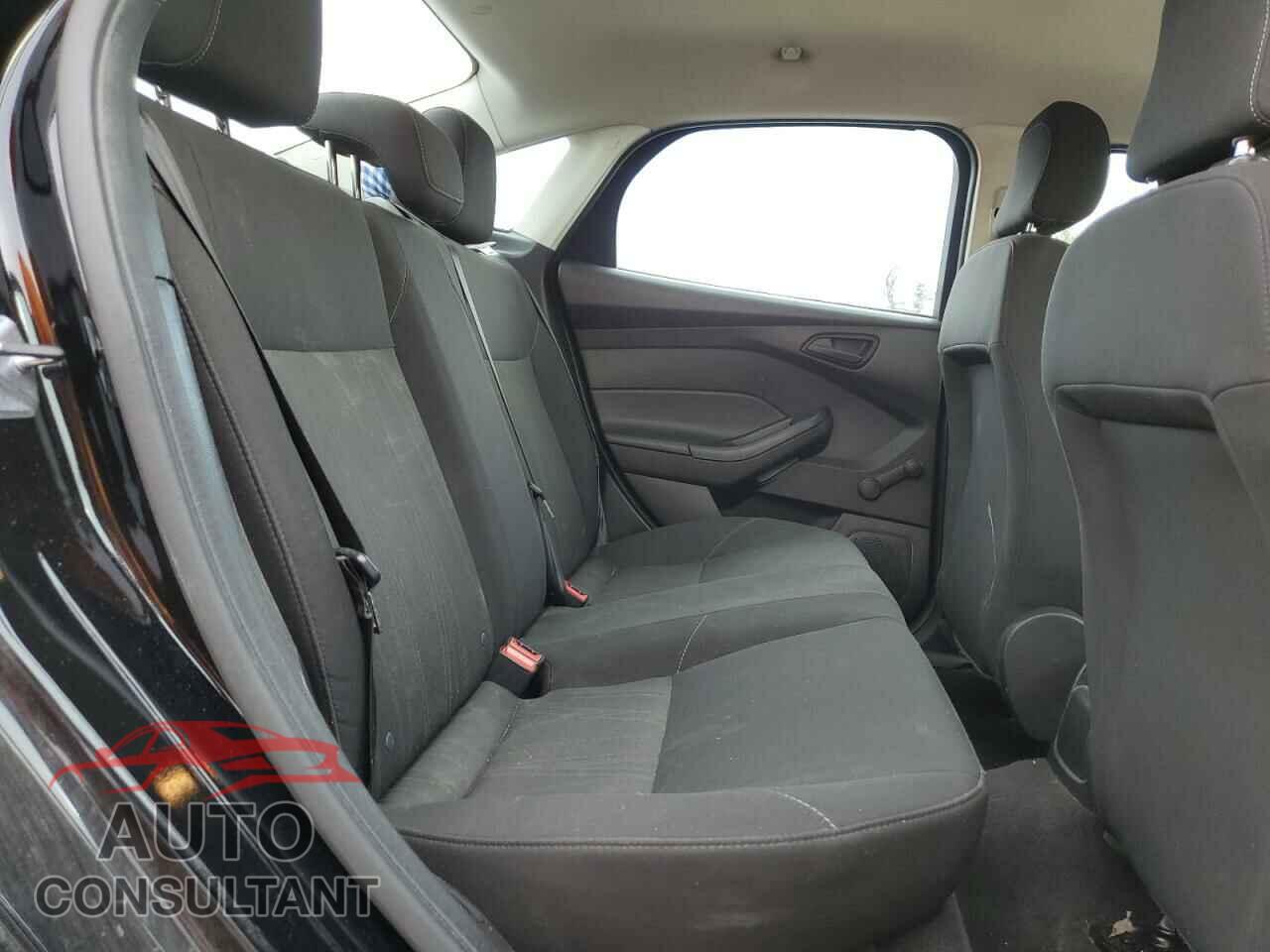 FORD FOCUS 2017 - 1FADP3E20HL304678