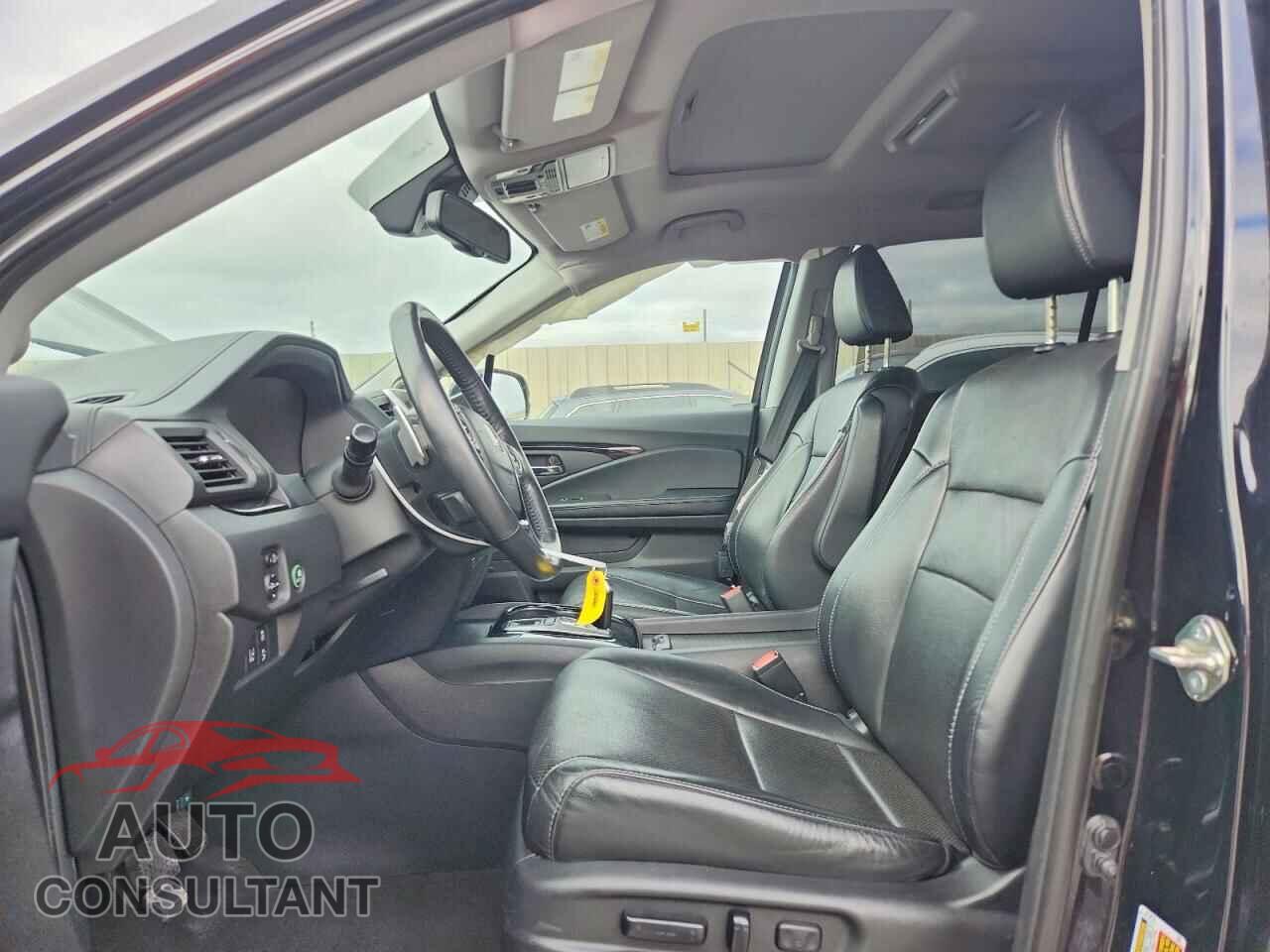 HONDA PILOT 2017 - 5FNYF6H05HB100276