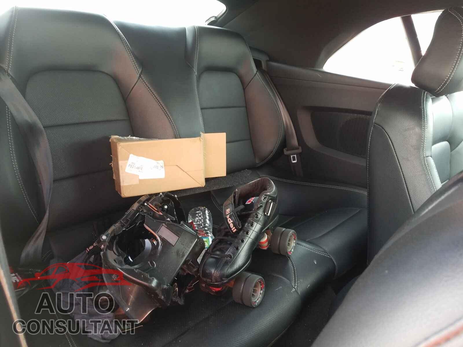 FORD MUSTANG 2021 - 1FATP8UH9M5100751