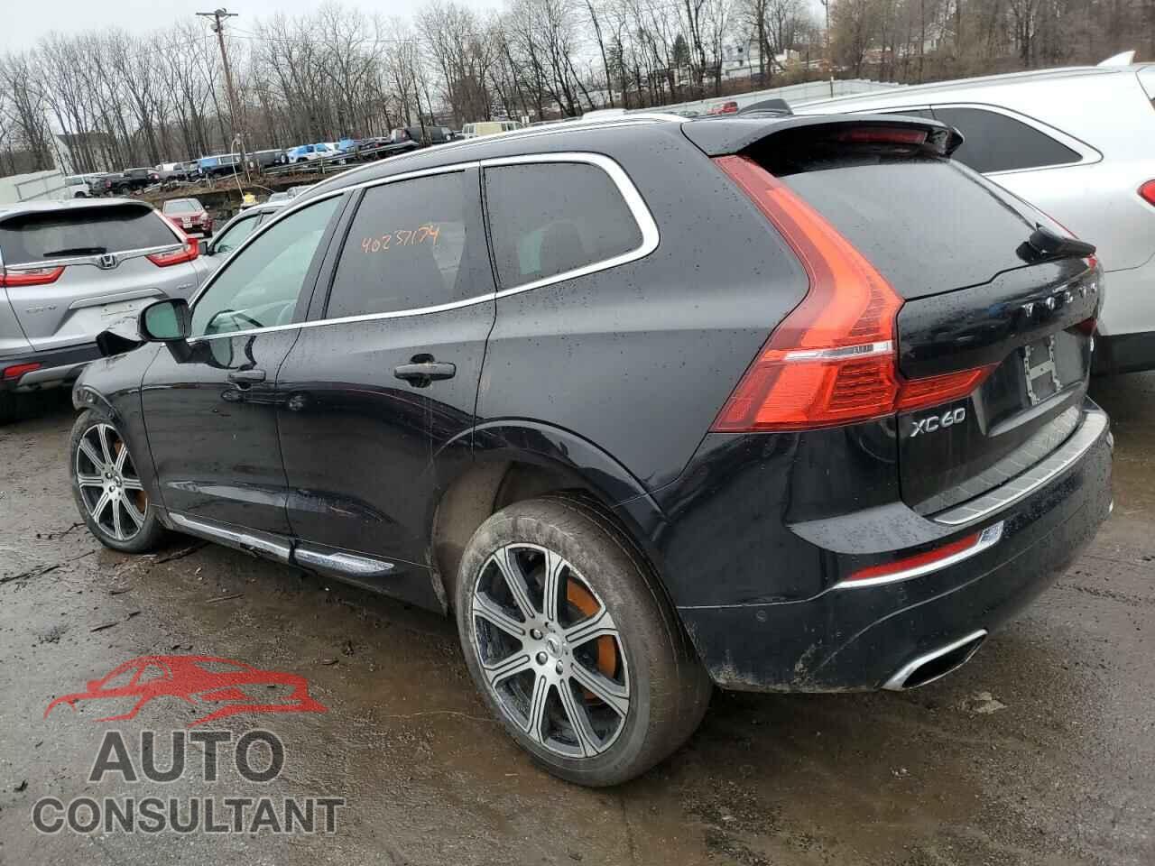 VOLVO XC60 2018 - YV4A22RL4J1066664