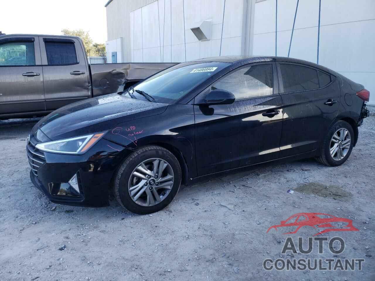 HYUNDAI ELANTRA 2020 - KMHD84LF3LU070084