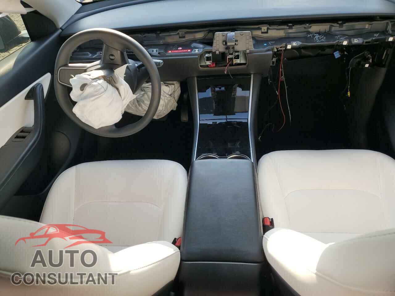 TESLA MODEL Y 2021 - 5YJYGDEEXMF096530