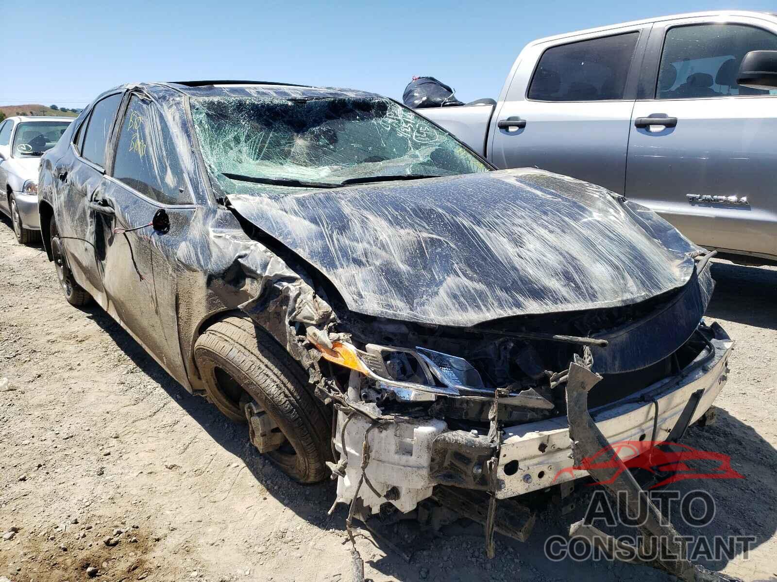 TOYOTA CAMRY 2018 - 4T1B11HK8JU651108