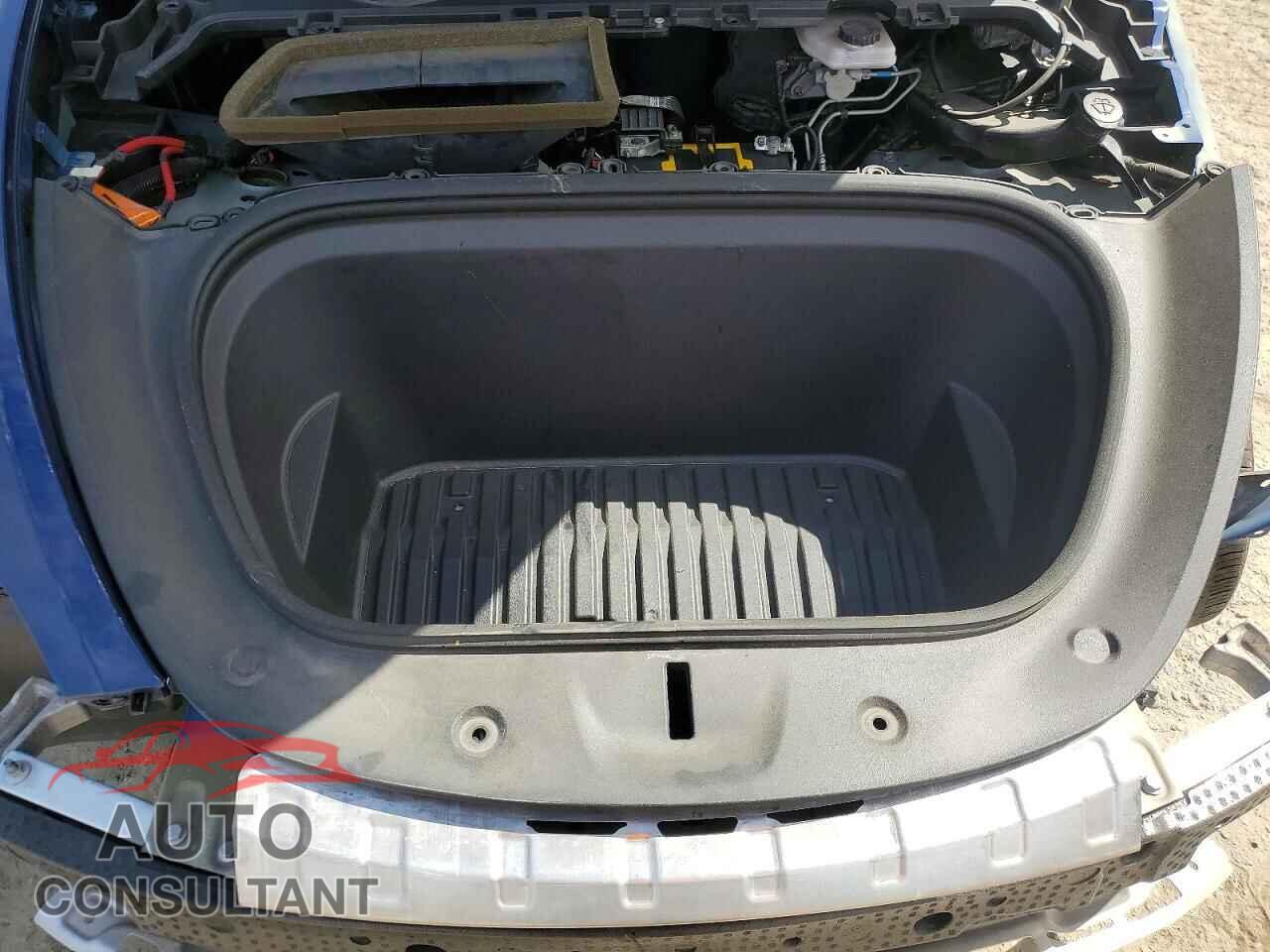 TESLA MODEL Y 2020 - 5YJYGDEEXLF009031