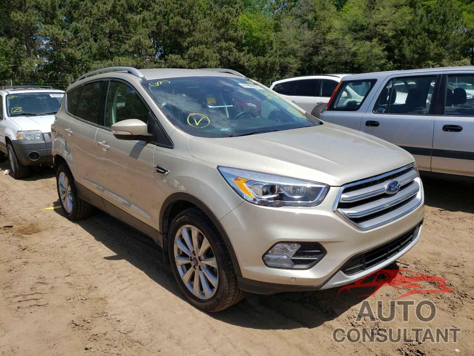 FORD ESCAPE 2017 - 1FMCU9J93HUD56140