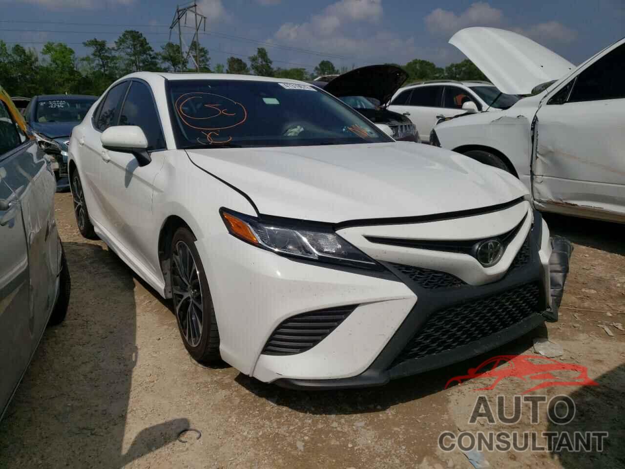 TOYOTA CAMRY 2018 - 4T1B11HK1JU675069