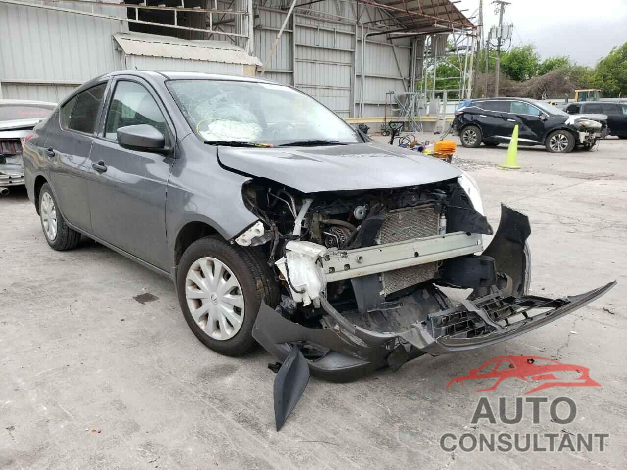 NISSAN VERSA 2018 - 3N1CN7AP5JL820908