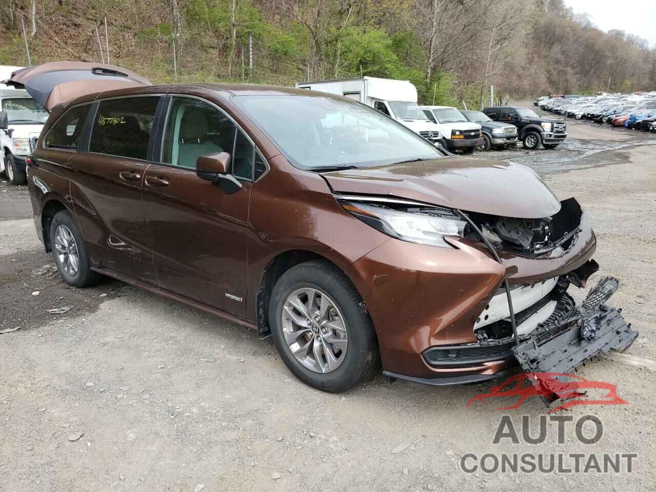 TOYOTA SIENNA 2021 - 5TDKRKEC5MS023967