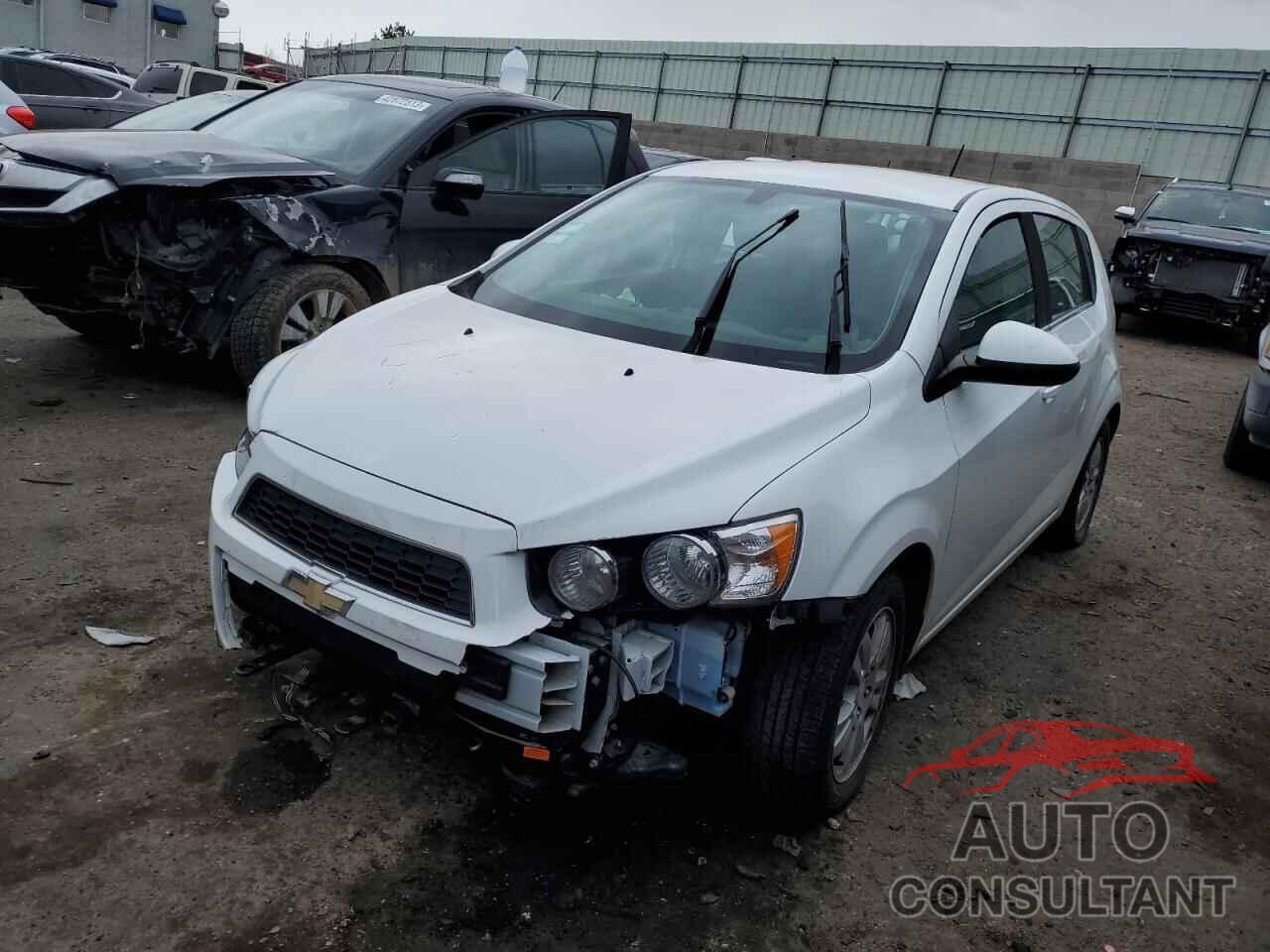 CHEVROLET SONIC 2016 - 1G1JC6SH5G4103945