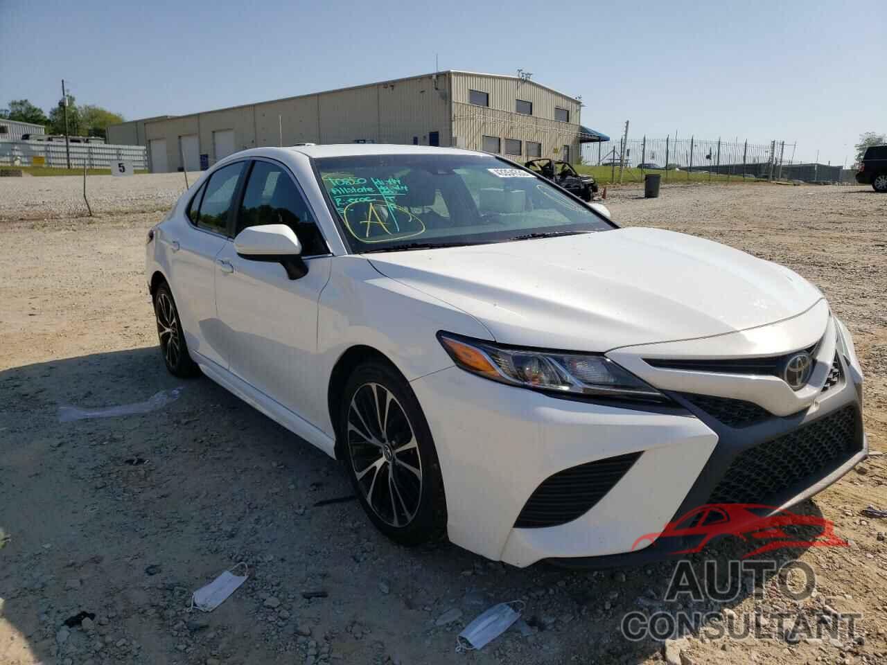 TOYOTA CAMRY 2018 - 4T1B11HK6JU139685