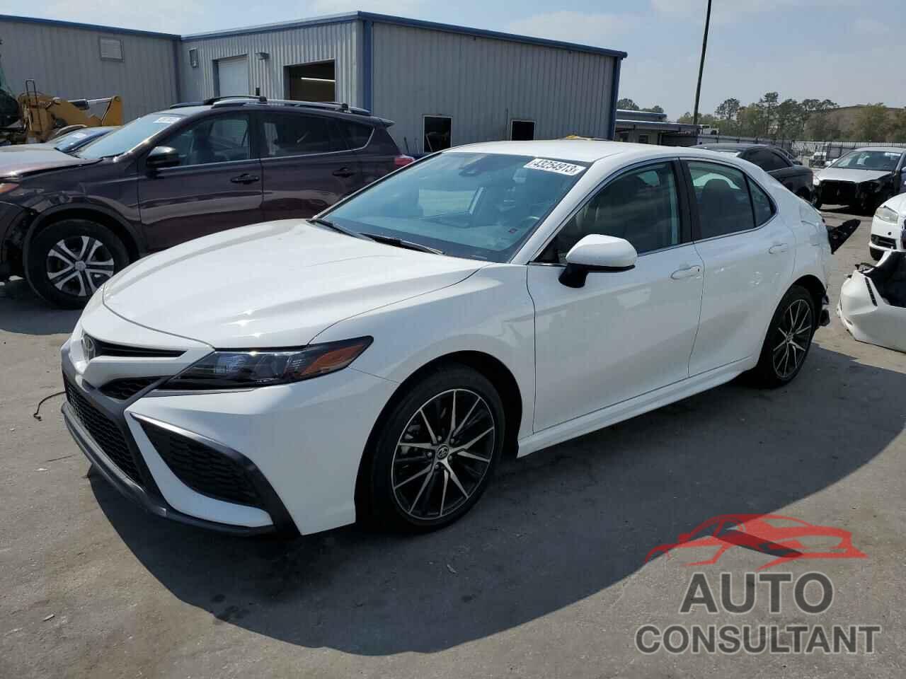 TOYOTA CAMRY 2021 - 4T1G11AK0MU565294