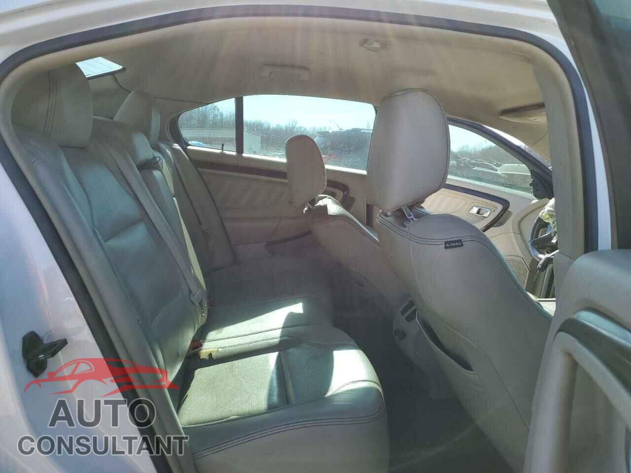 FORD TAURUS 2011 - 1FAHP2FW9BG124466