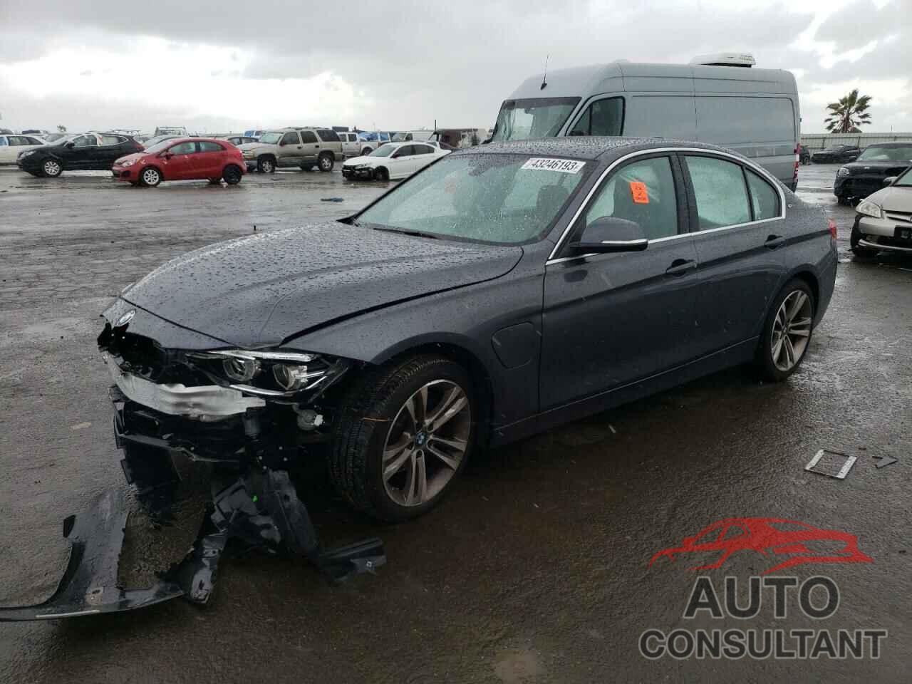 BMW 3 SERIES 2018 - WBA8E1C5XJA755991