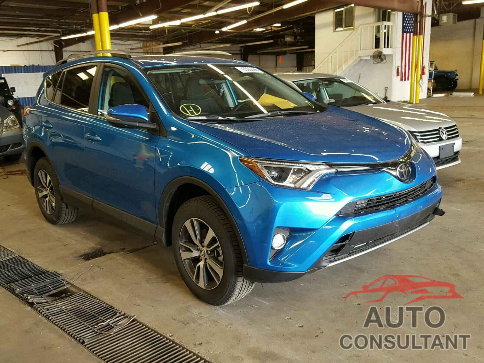 TOYOTA RAV4 XLE 2018 - 2T3RFREV2JW793412