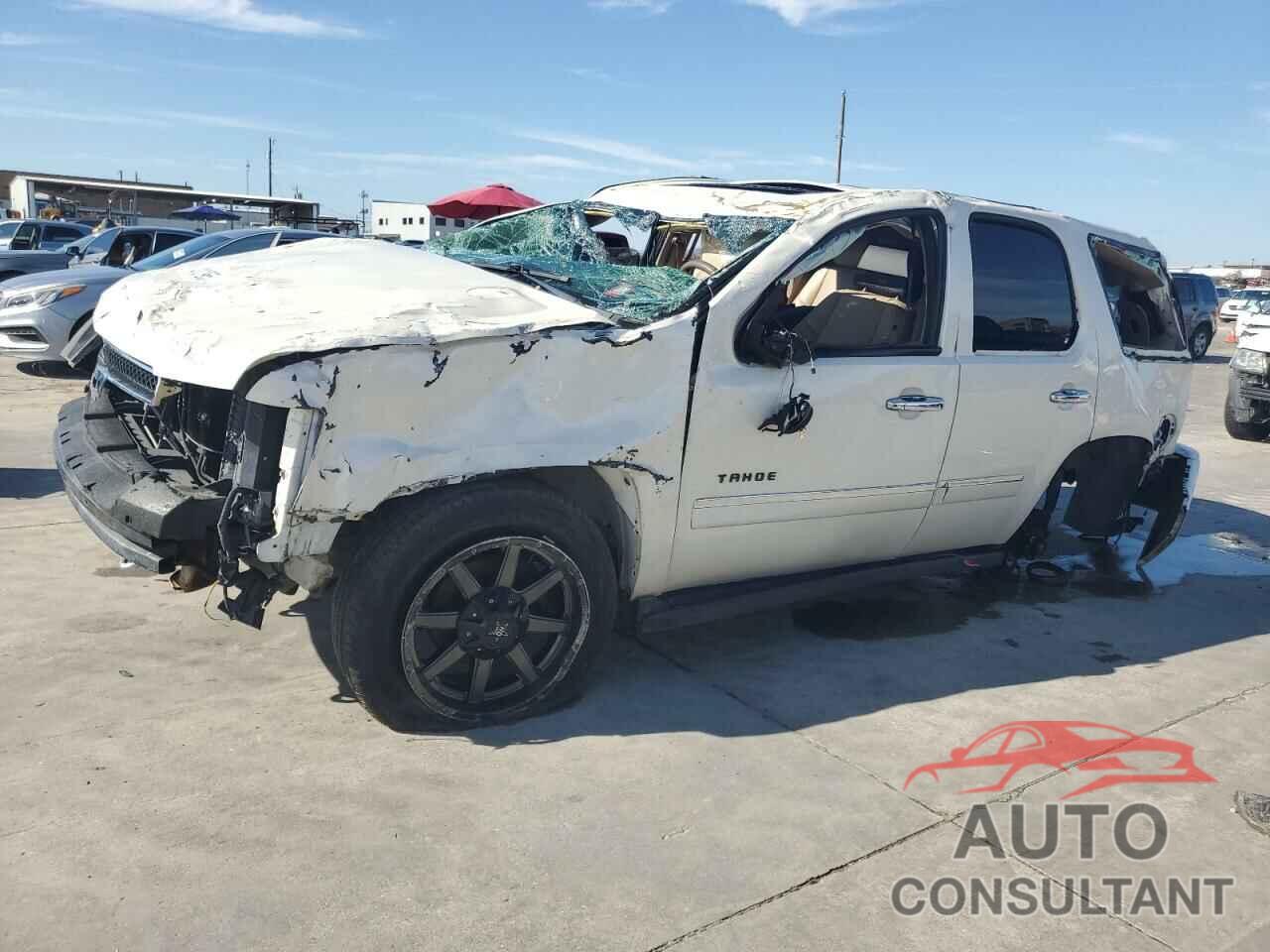 CHEVROLET TAHOE 2011 - 1GNSKCE03BR358728