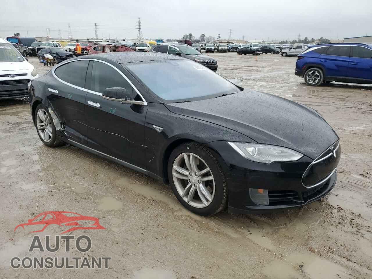 TESLA MODEL S 2015 - 5YJSA1S2XFF082257