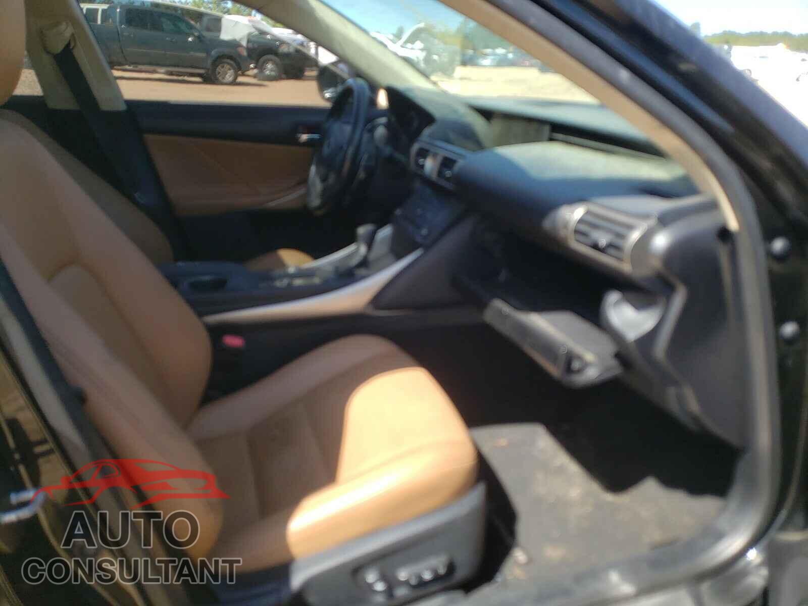 LEXUS IS 2016 - JTHBA1D27G5016036