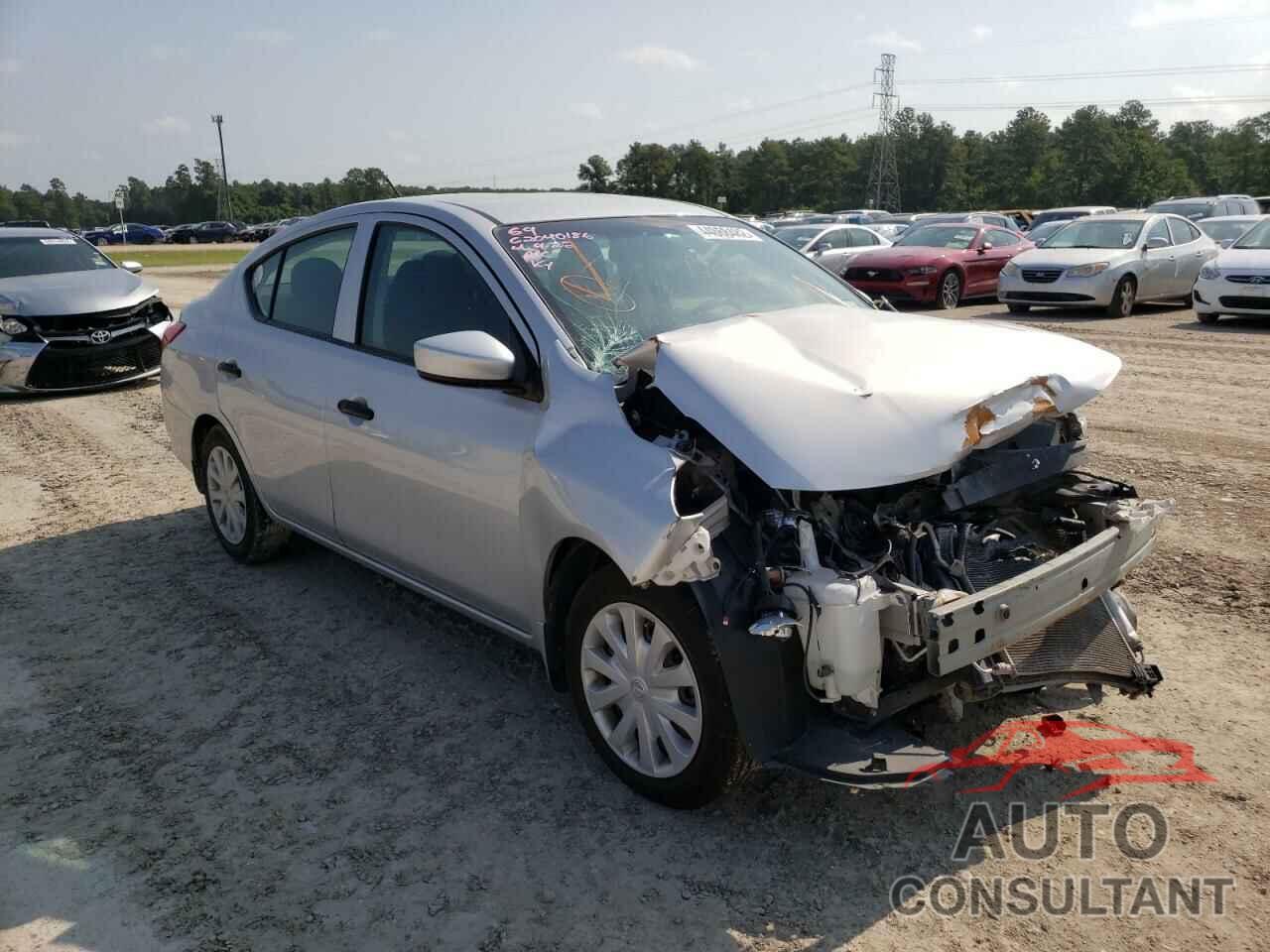 NISSAN VERSA 2019 - 3N1CN7AP1KL880668