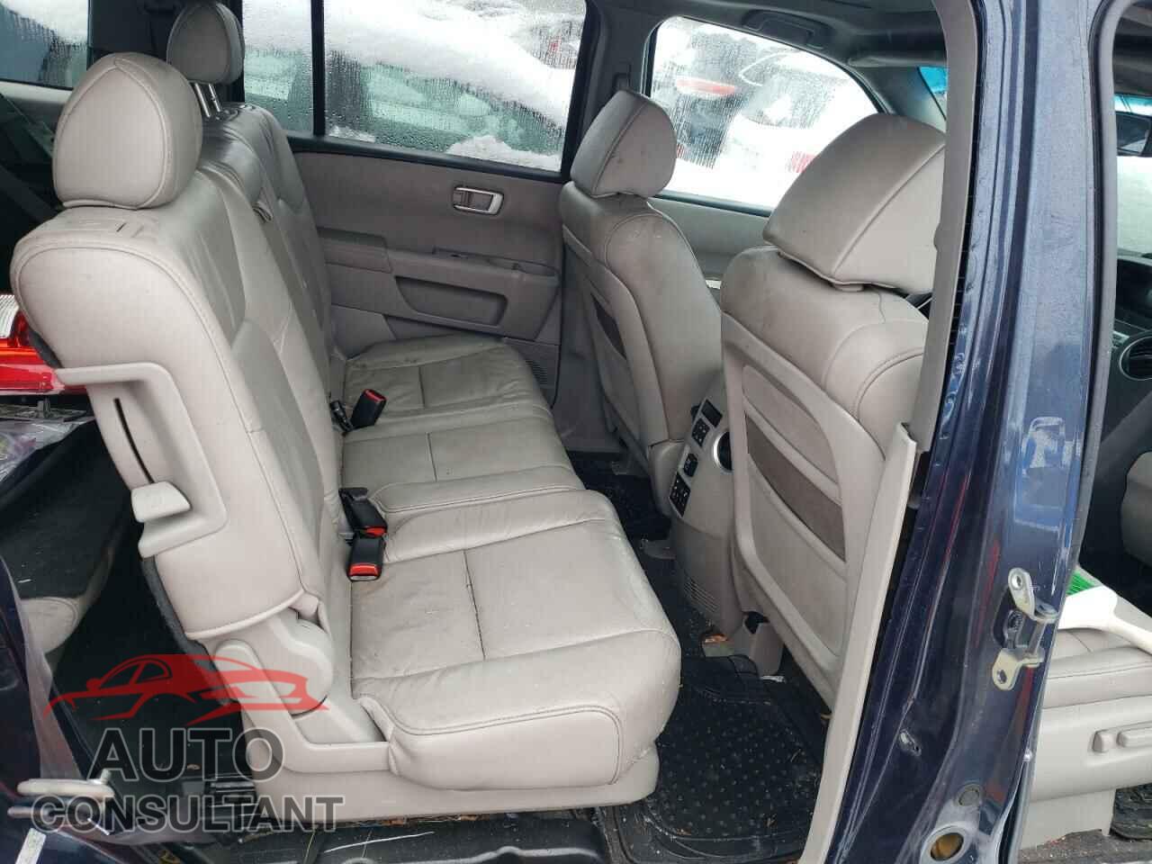 HONDA PILOT 2011 - 5FNYF4H62BB073425