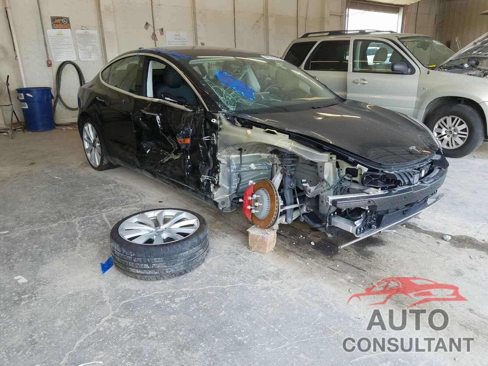 TESLA MODEL 3 2018 - 5YJ3E1EB1JF082497