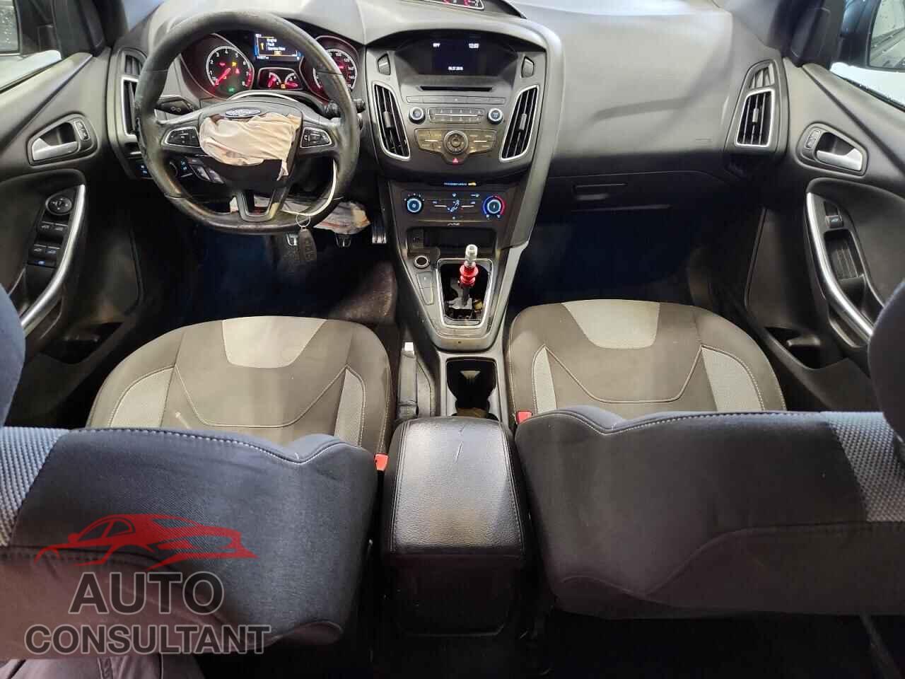 FORD FOCUS 2016 - 1FADP3L97GL202194