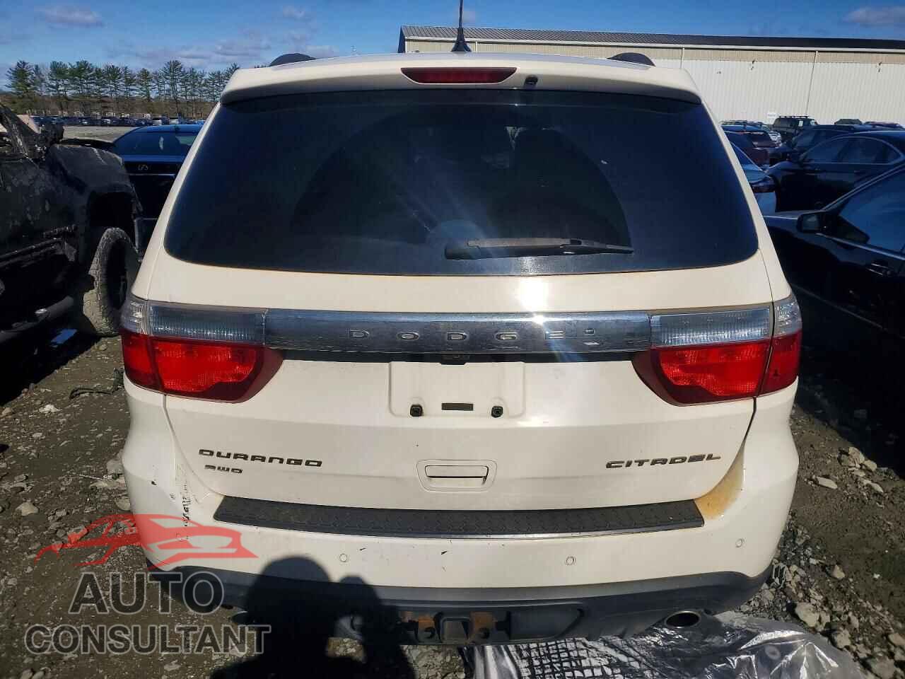 DODGE DURANGO 2012 - 1C4SDJET8CC100744