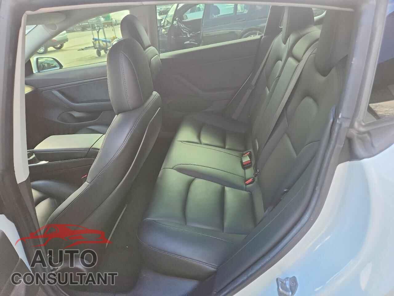 TESLA MODEL 3 2018 - 5YJ3E1EA5JF049803