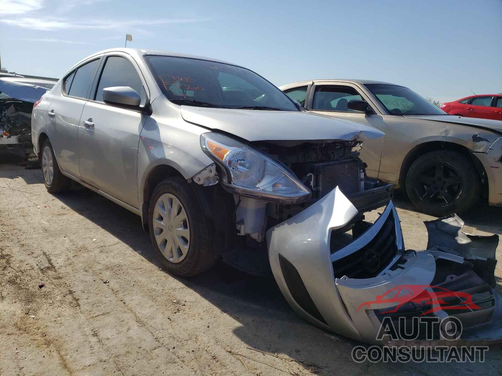 NISSAN VERSA 2018 - 3N1CN7APXJK443188