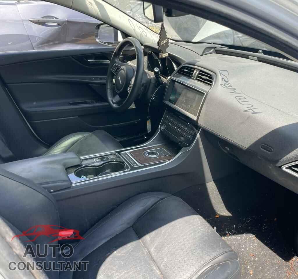 JAGUAR XE 2017 - SAJAN4BV3HA947367