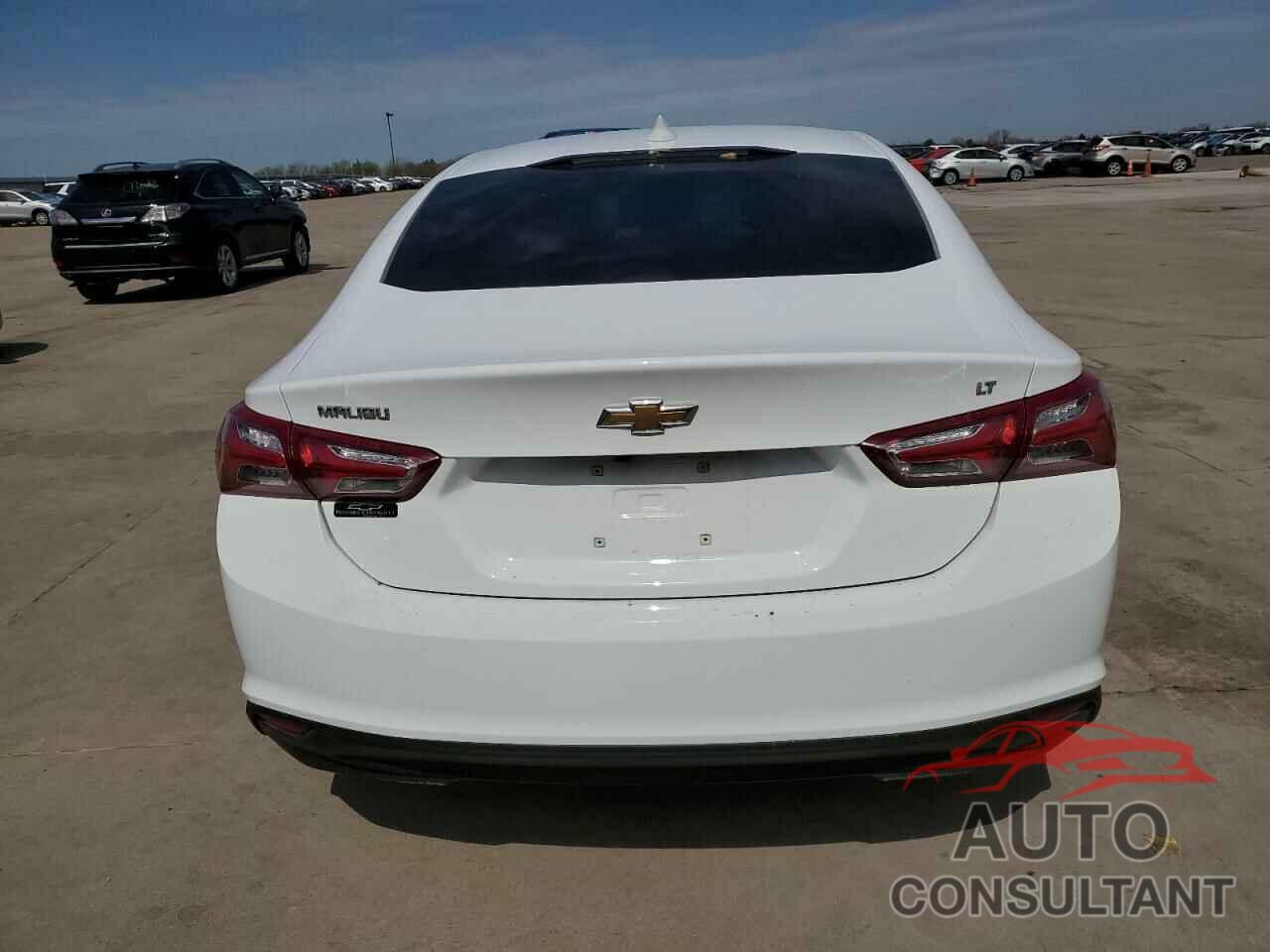 CHEVROLET MALIBU 2022 - 1G1ZD5ST2NF120539