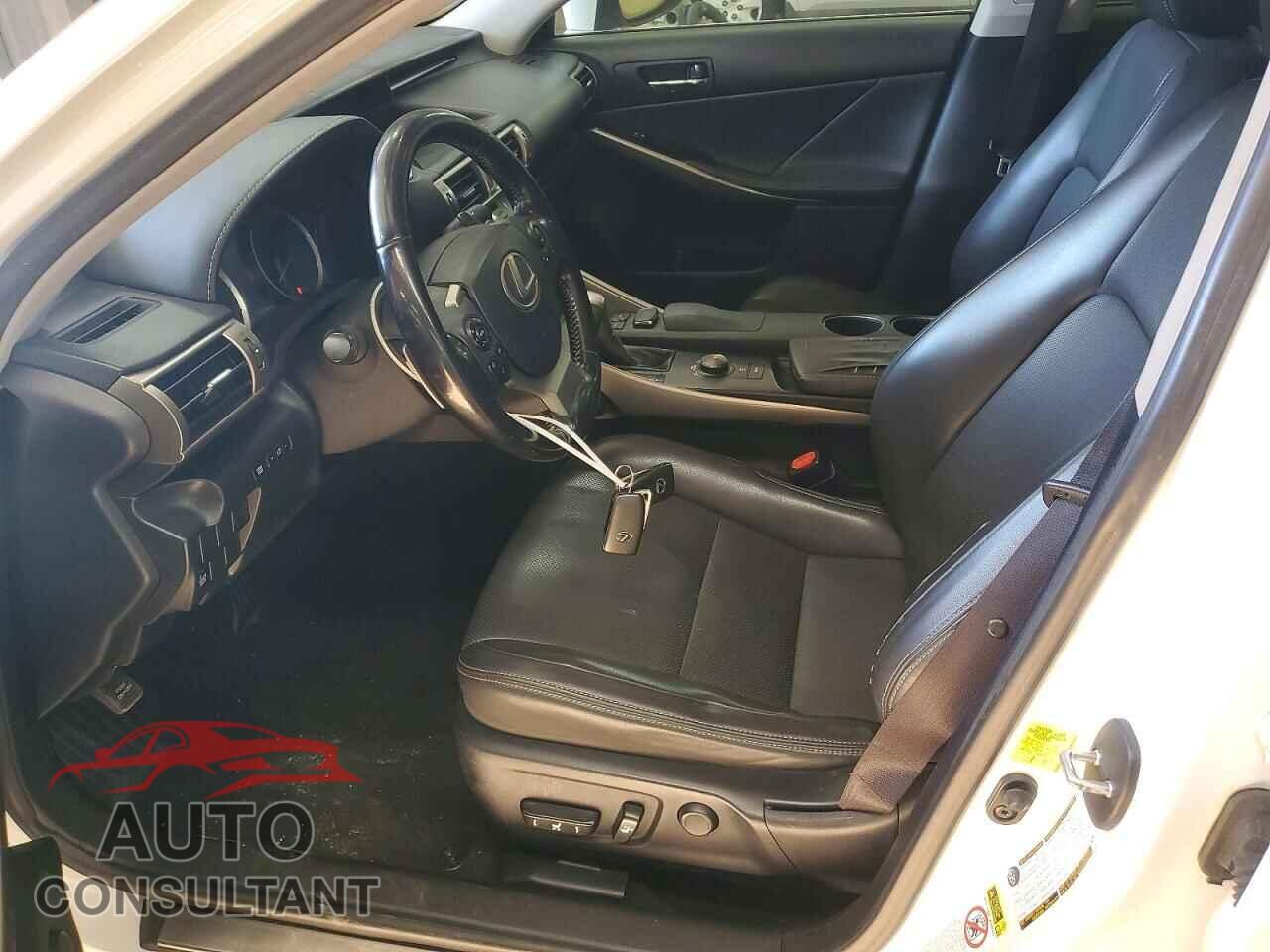 LEXUS IS 2016 - JTHBA1D2XG5034014