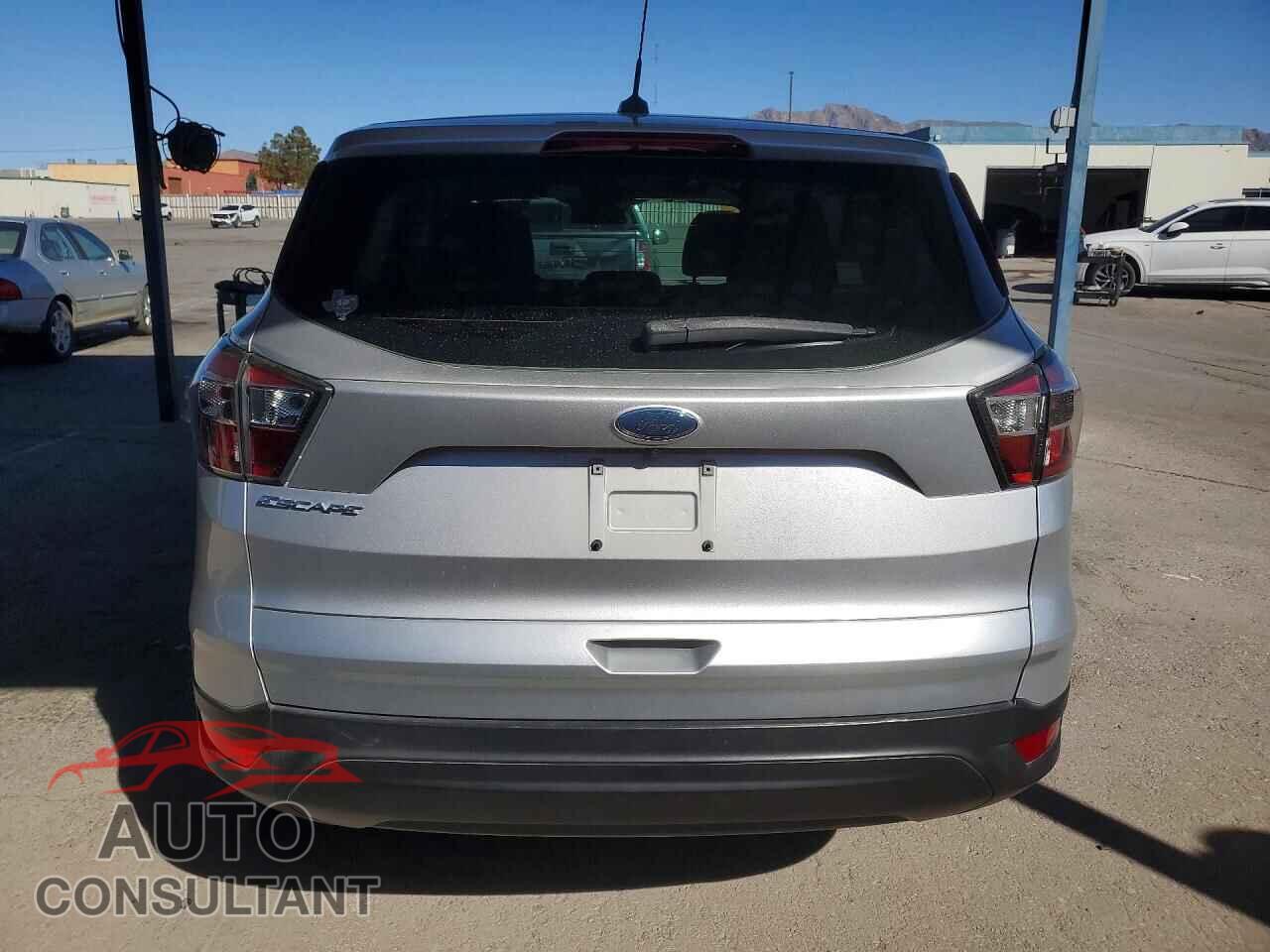 FORD ESCAPE 2017 - 1FMCU0F76HUB01890